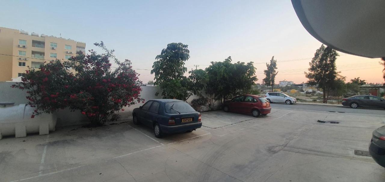 Vasilas Holiday Apartment #1 Larnaca Exterior photo